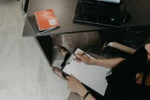 Check-list de questions à préparer avant de choisir une agence SEO