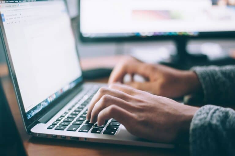 Gestion des réseaux sociaux par un community manager