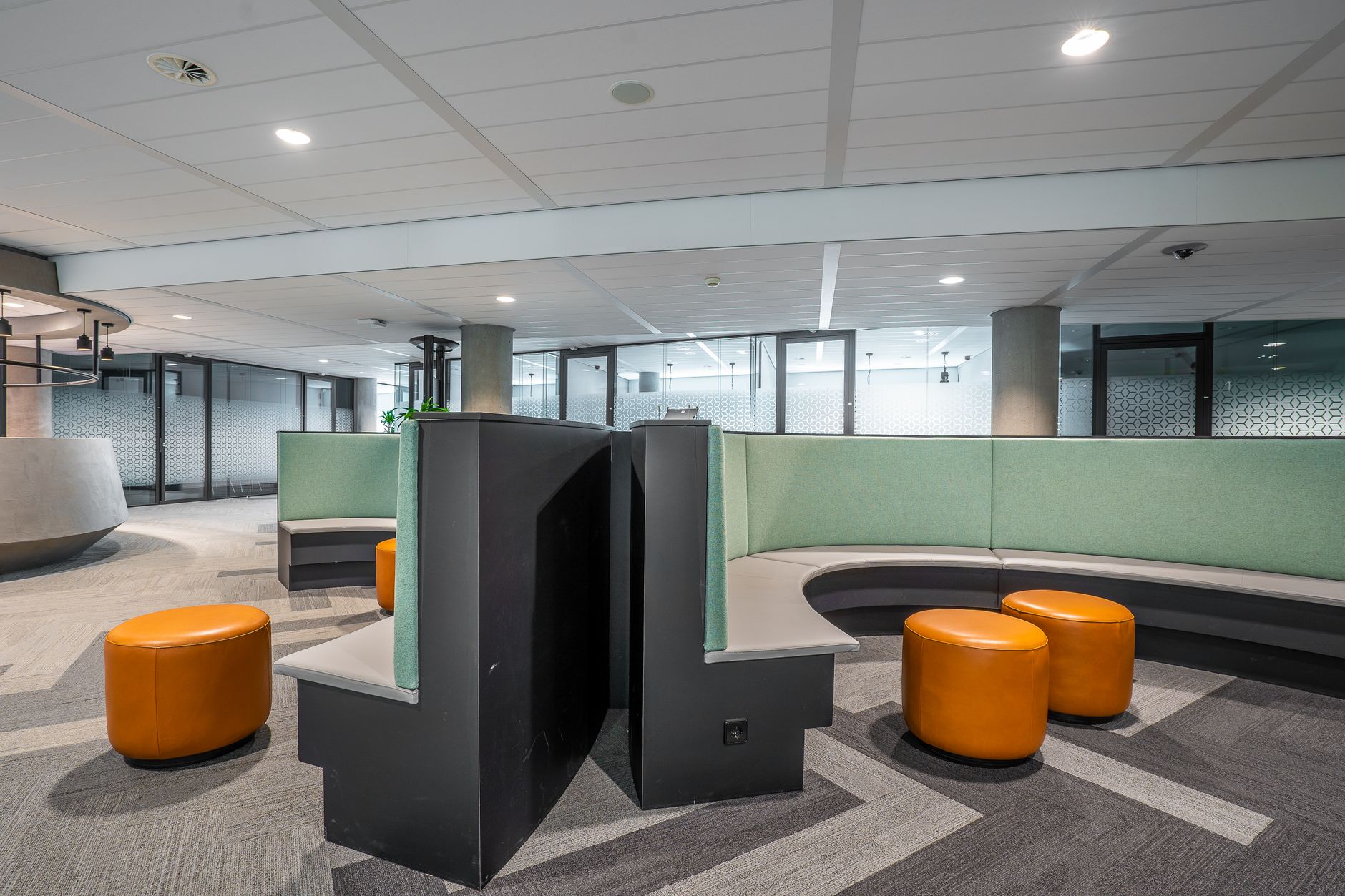 Espace de pause aménagé dans des locaux d'entreprise