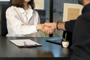 Dirigeant et cabinet RH, choix d’un prestataire d’externalisation des ressources humaines